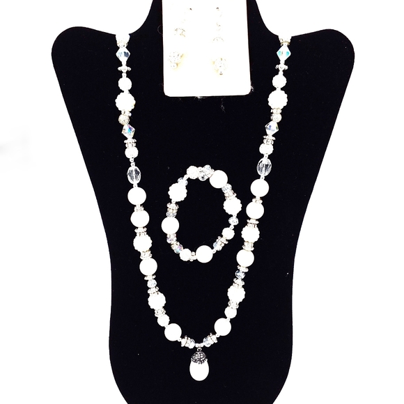 247NEB124. Handmade 3 Pc. Mother of Pearl Necklace Set - Picture 6 of 8